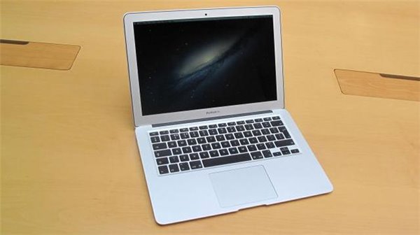 13ӢMacBook Air